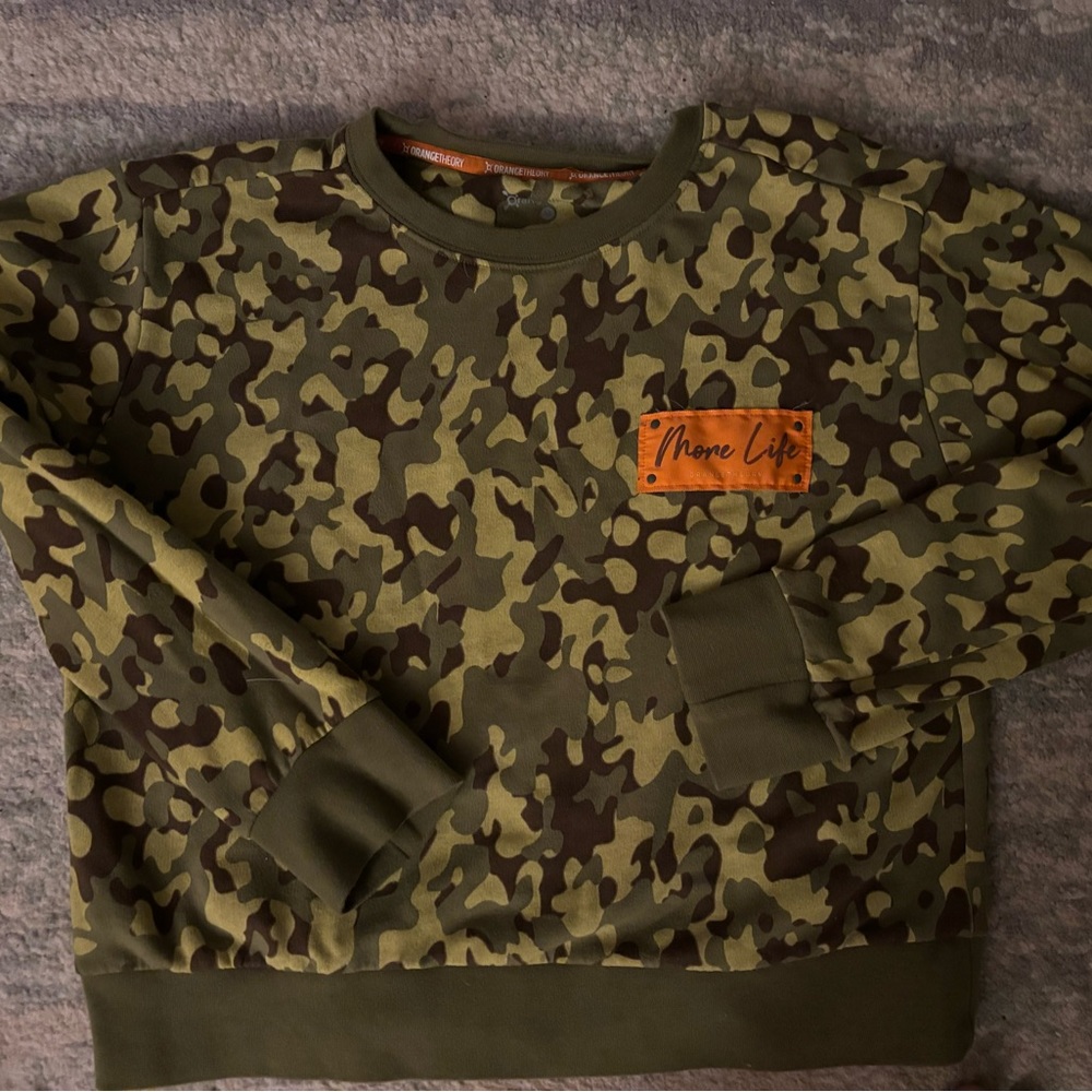 Orangetheory camo more life crop sweatshirt size medium